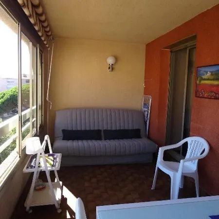 A Avec Parking, Veranda Et Cuisine Equipee - Fr-1-335-177 Hyeres